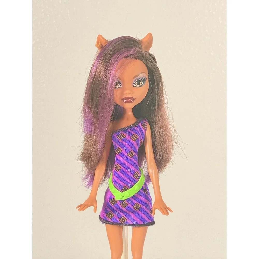 Monster High Clawdeen Wolf Doll With Green Tall Boots, Belt & Purple Dress 2008